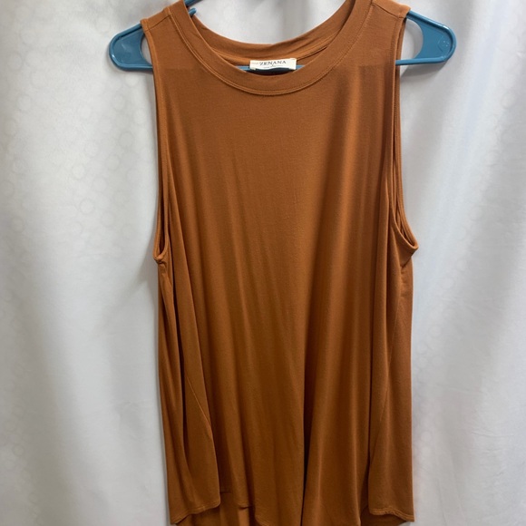 Zenana Outfitters Warm Rust/Brown Tee - Picture 1 of 5